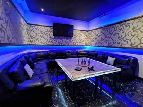 salas de karaoke privadas barcelona|Karaokes con salas privadas